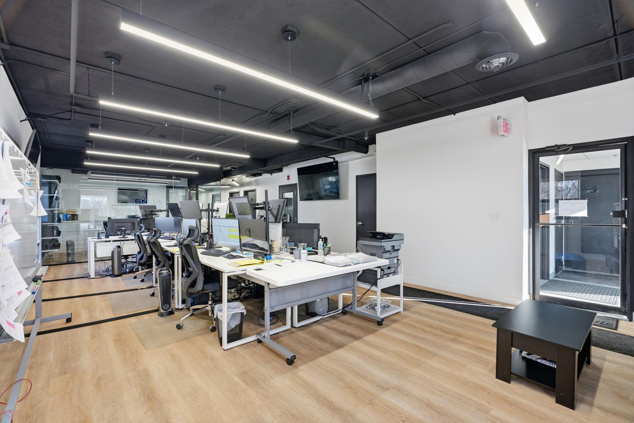 30-web-or-mls-8201 Hickory St NE-30.jpg