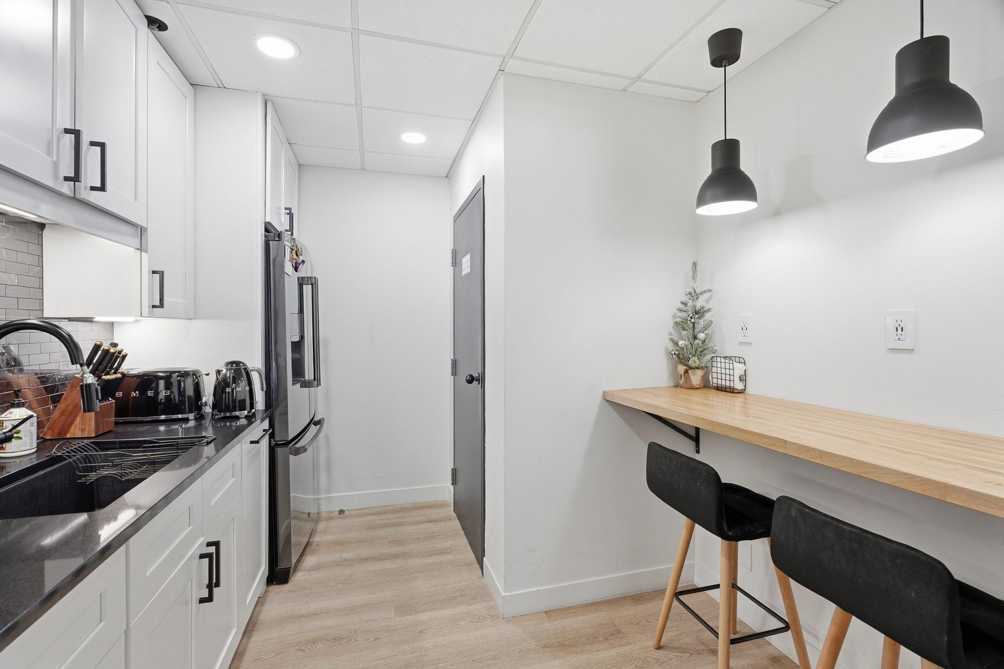 40-web-or-mls-8201 Hickory St NE-40.jpg