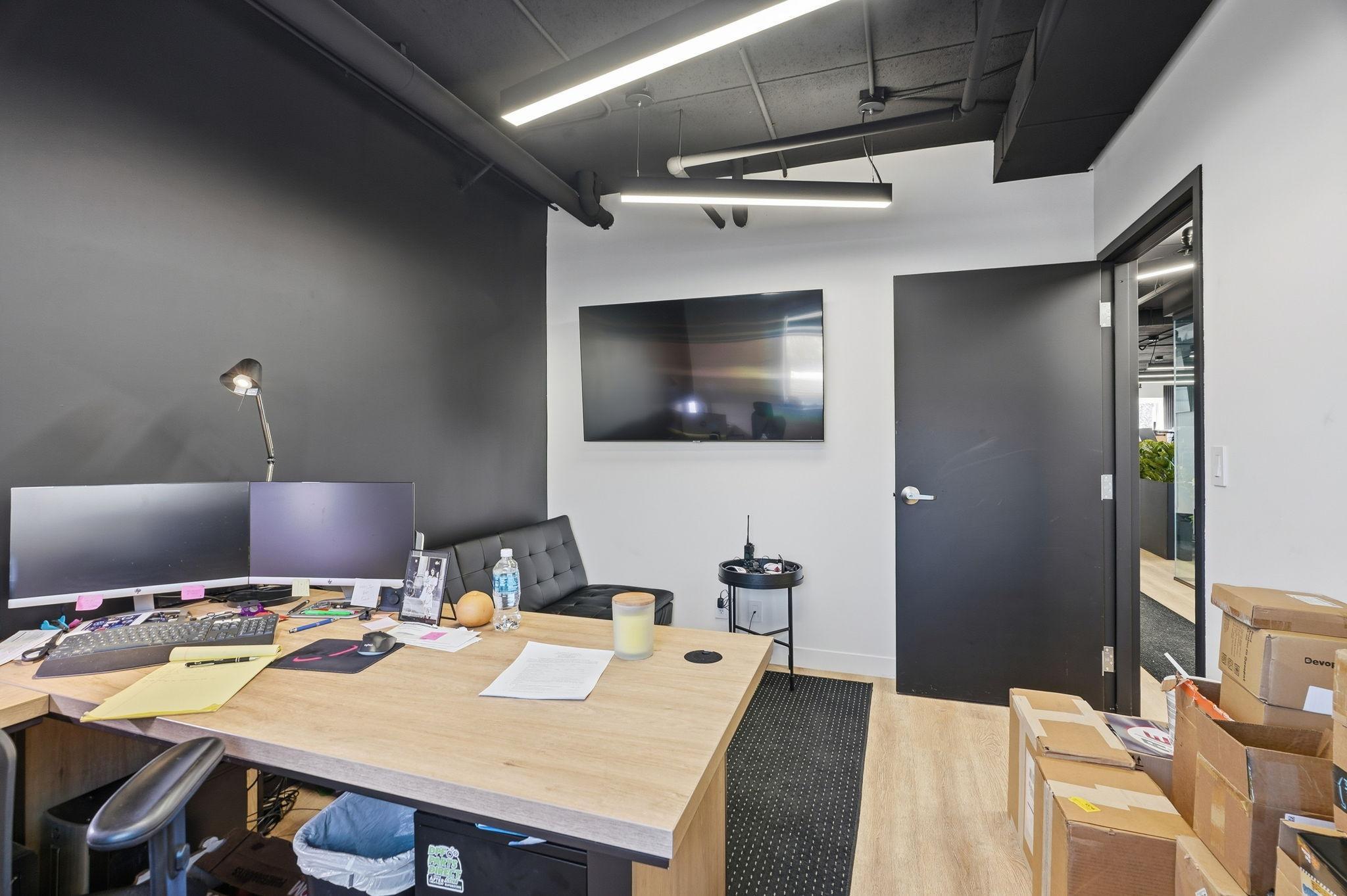 49-web-or-mls-8201 Hickory St NE-49.jpg