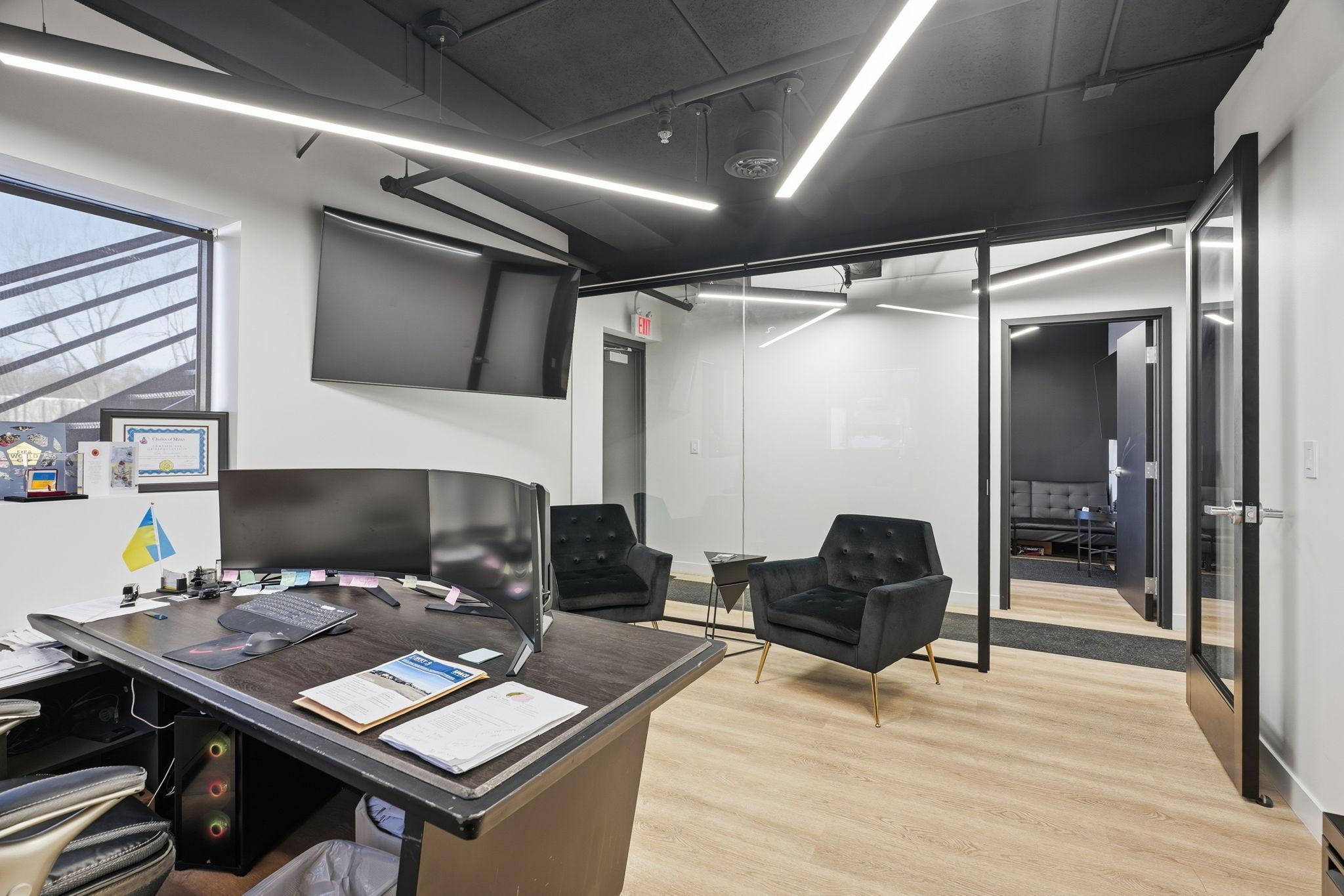 51-web-or-mls-8201 Hickory St NE-51.jpg