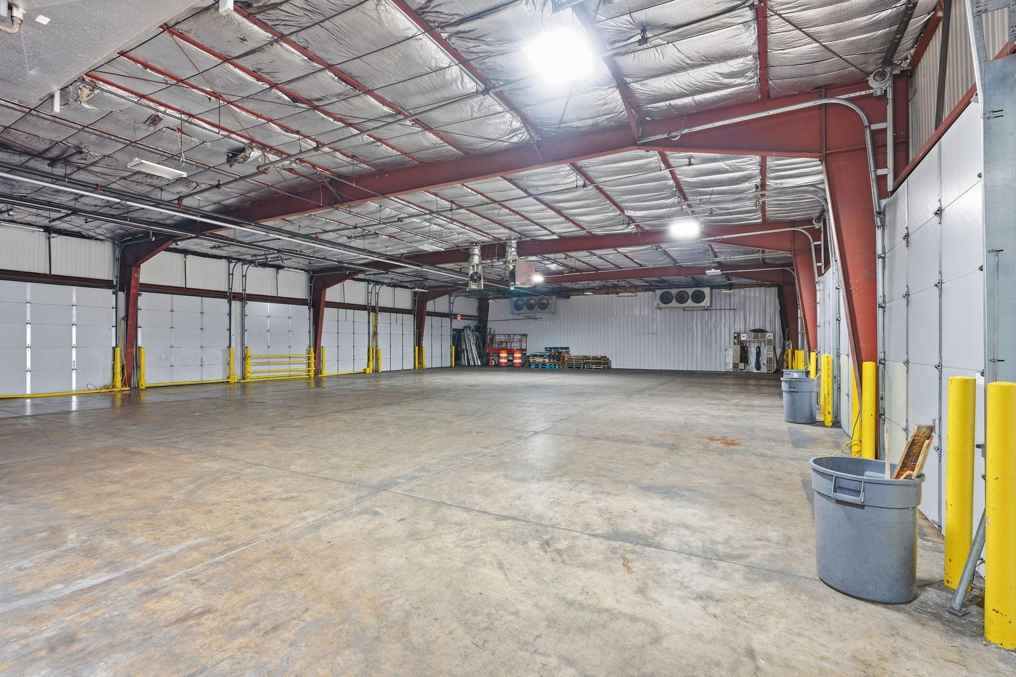 74-web-or-mls-8201 Hickory St NE-74.jpg