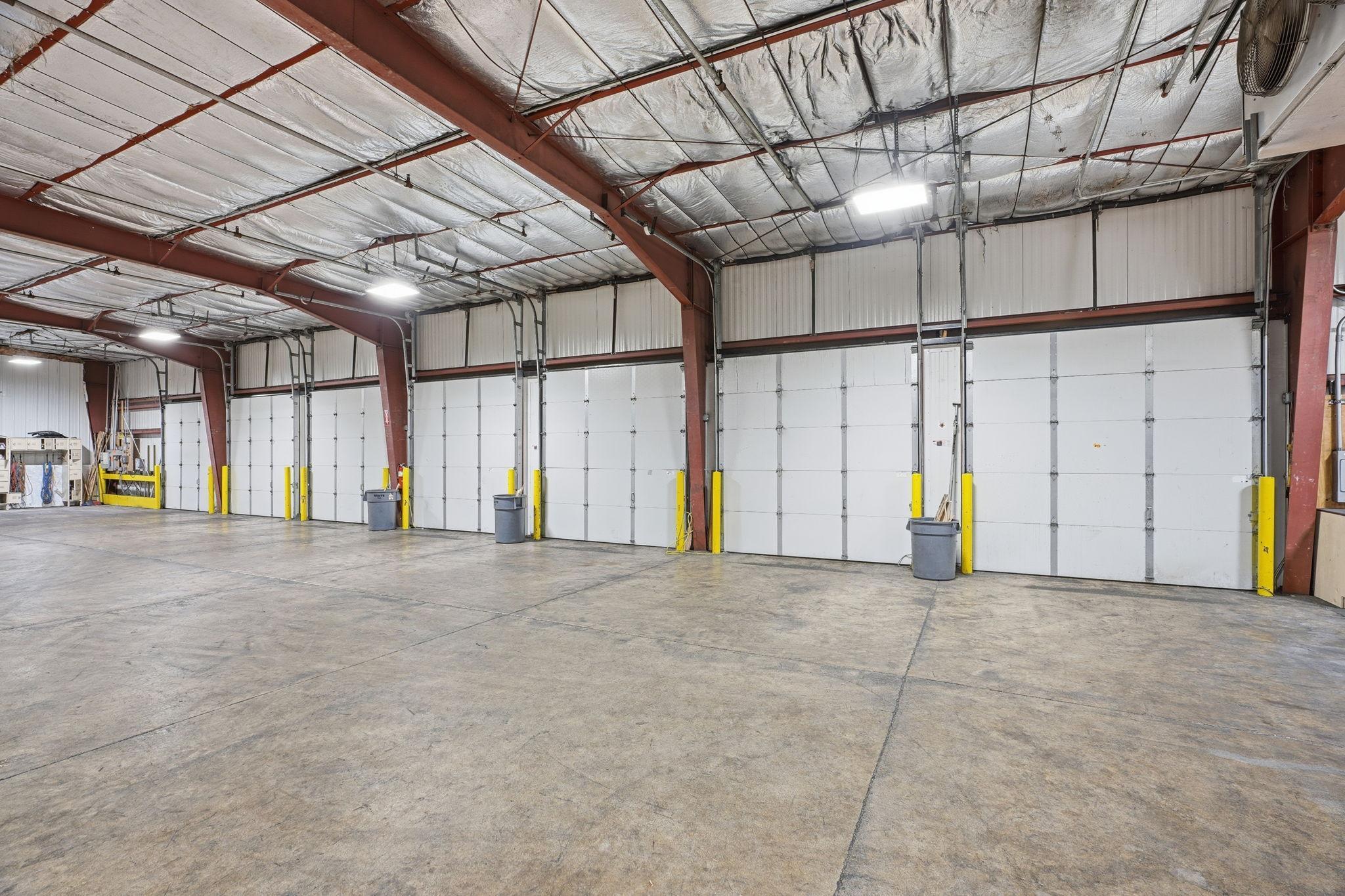 80-web-or-mls-8201 Hickory St NE-80.jpg