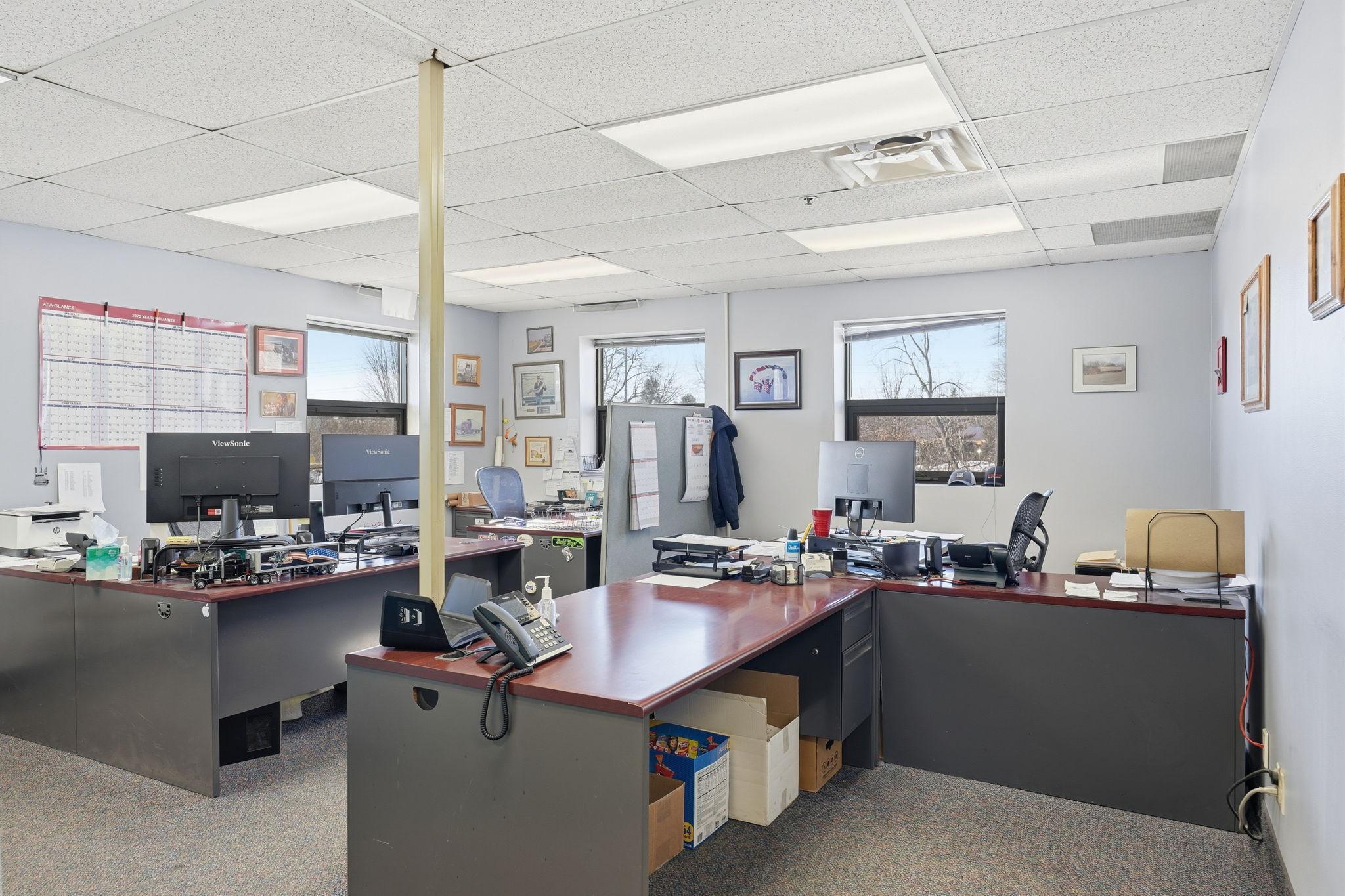 85-web-or-mls-8201 Hickory St NE-85.jpg