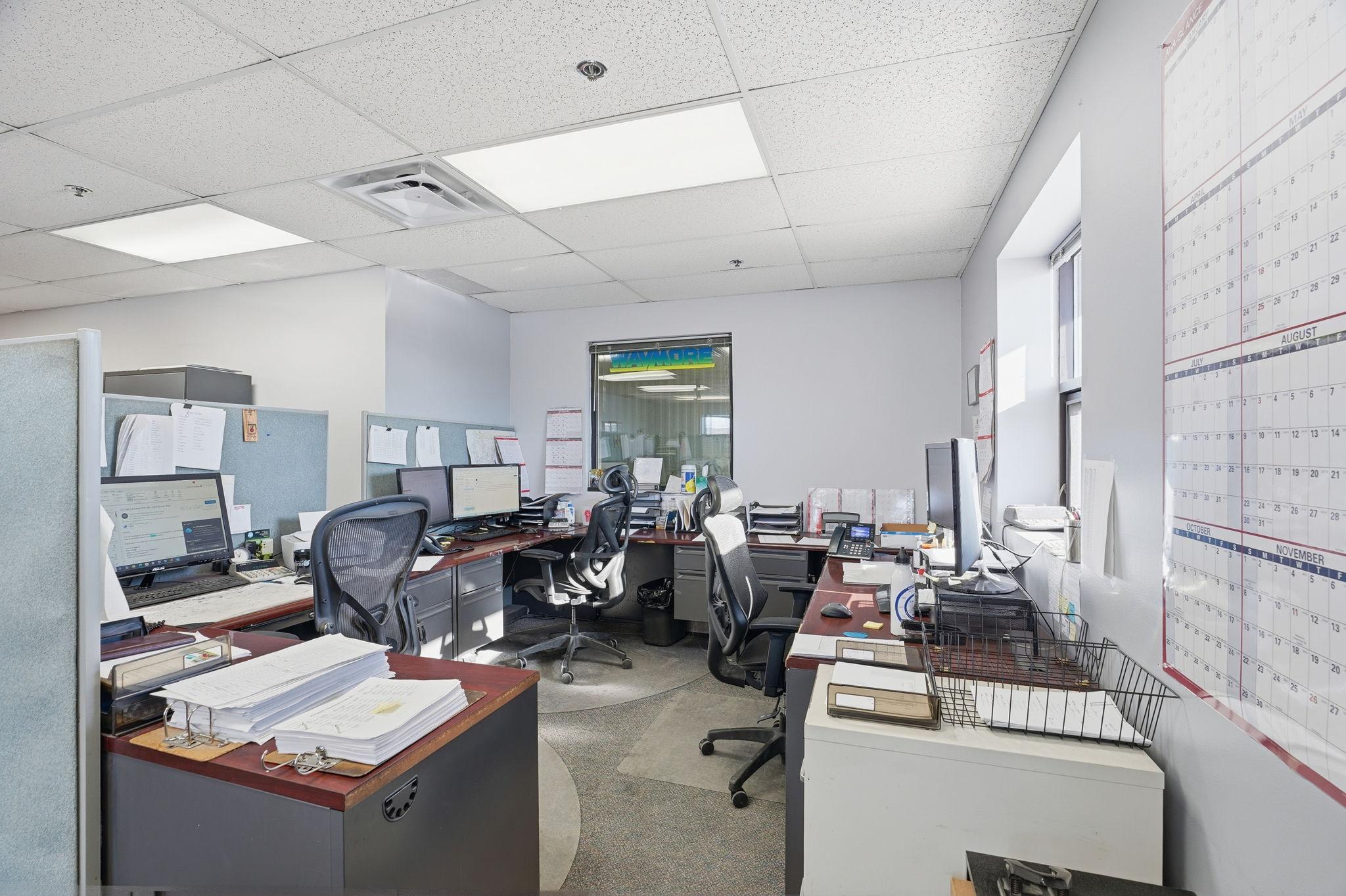 87-web-or-mls-8201 Hickory St NE-87.jpg