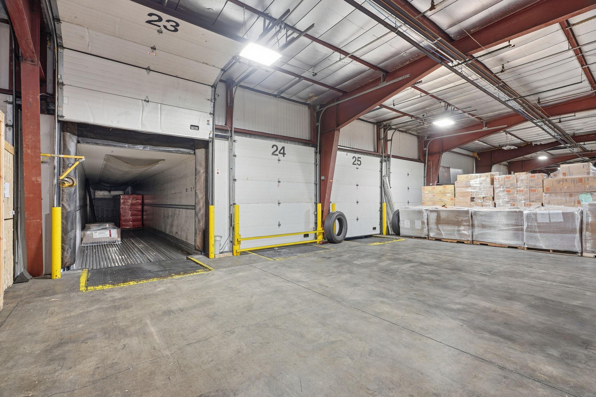 104-web-or-mls-8201 Hickory St NE-104.jpg