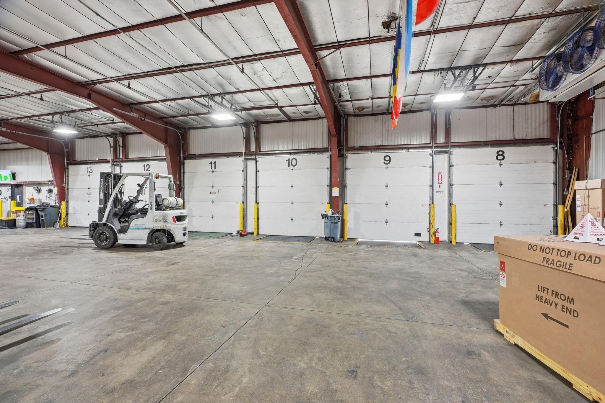 106-web-or-mls-8201 Hickory St NE-106.jpg