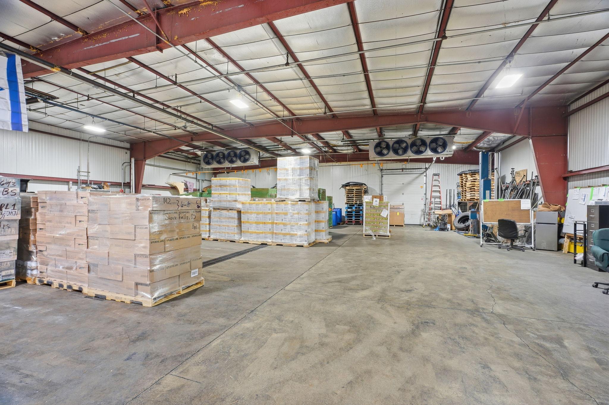 107-web-or-mls-8201 Hickory St NE-107.jpg