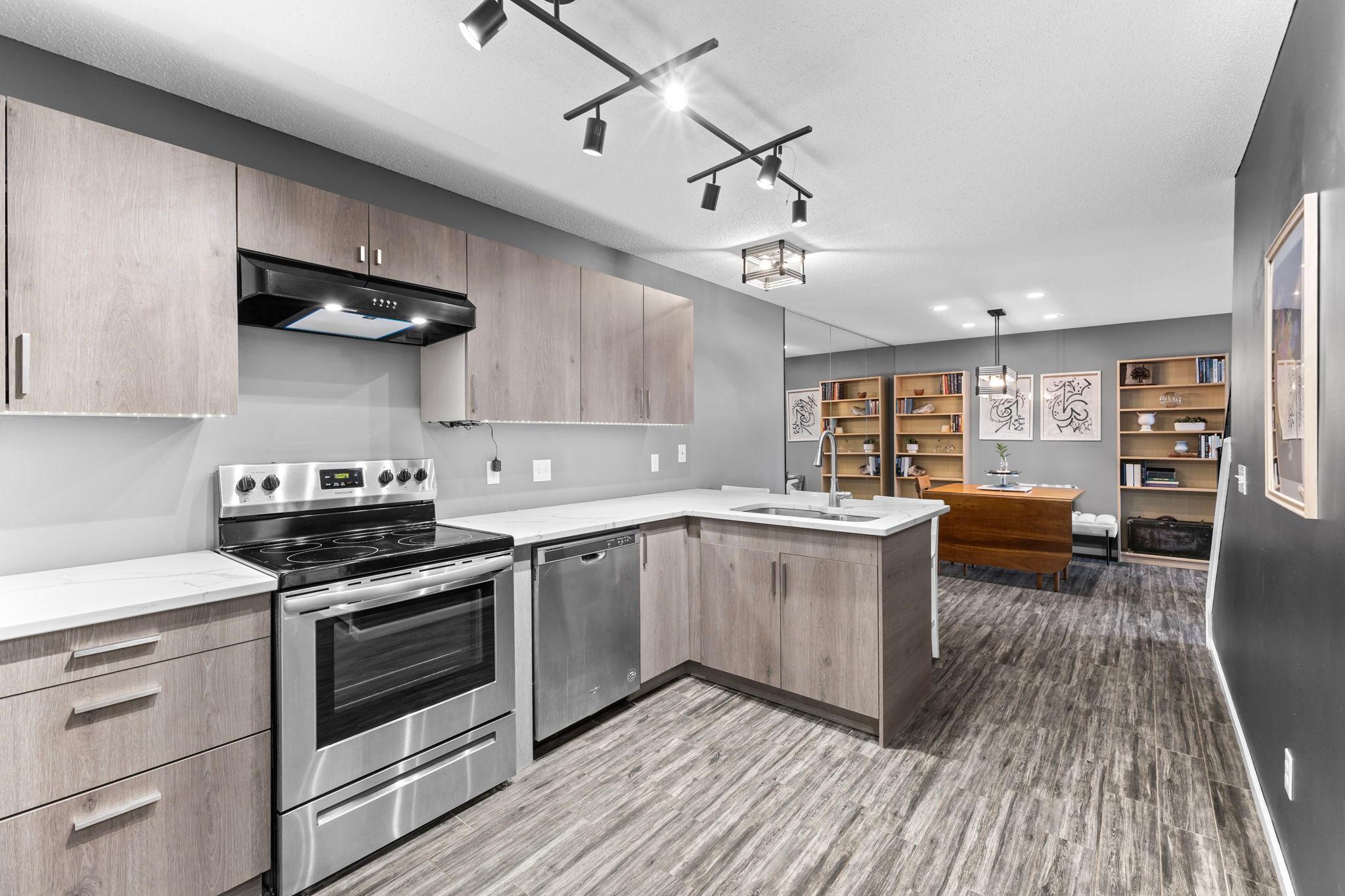 Seating for two to three people can be found at the breakfast bar.