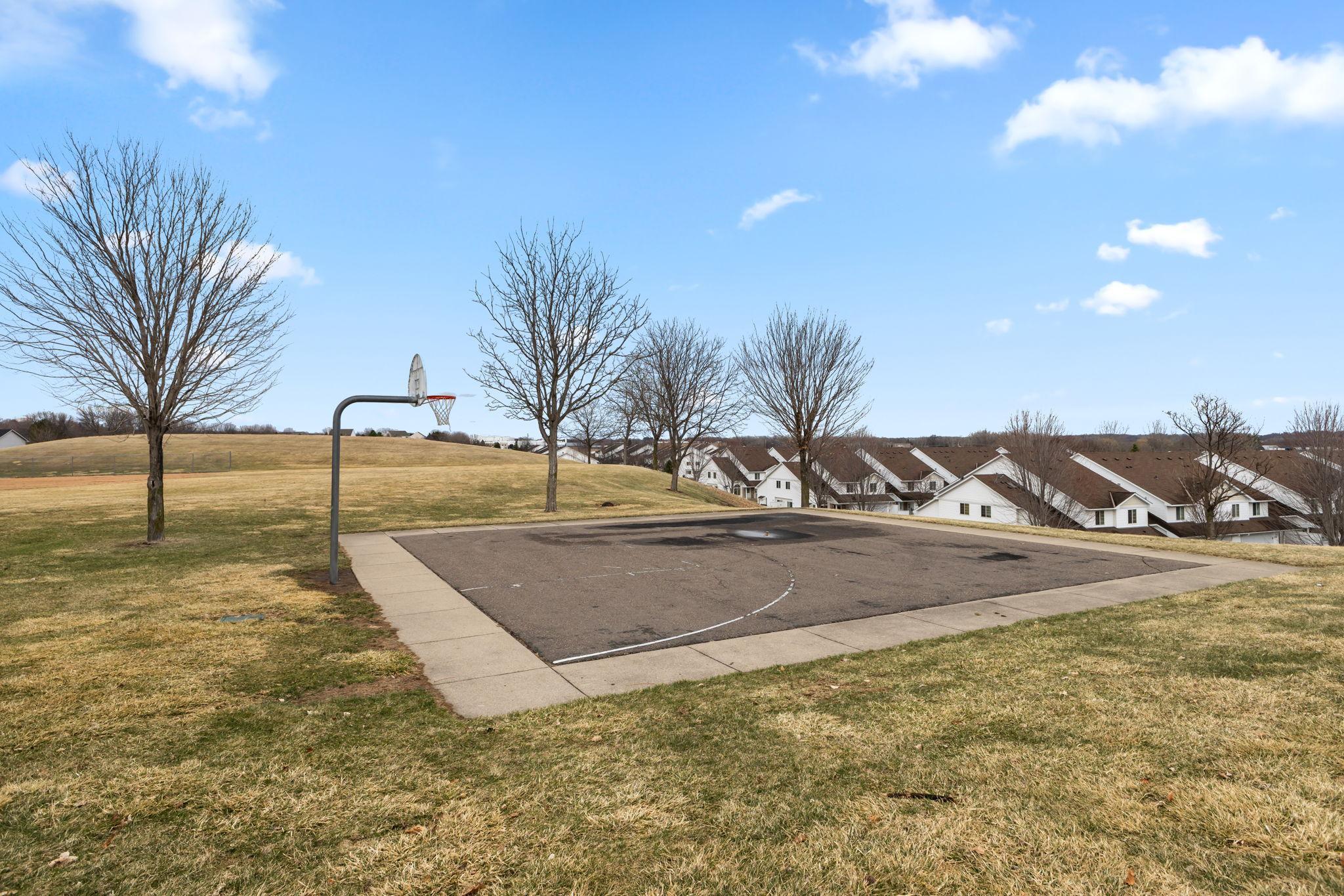 The park also features a basketball area, baseball diamond, soccer area, and arguably one of the best sledding hills in town!