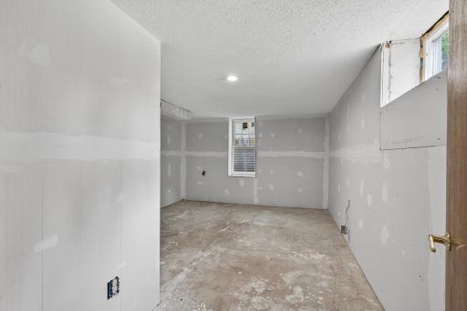 3213 W Old Shakopee Road, Minneapolis, MN 55431