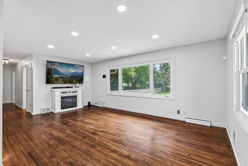 3213 W Old Shakopee Road, Minneapolis, MN 55431