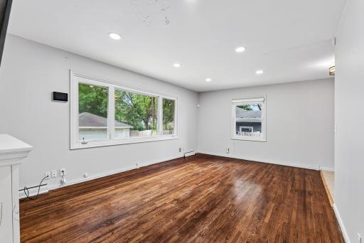 3213 W Old Shakopee Road, Minneapolis, MN 55431