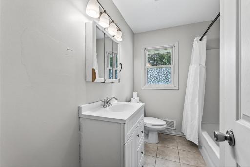 3213 W Old Shakopee Road, Minneapolis, MN 55431