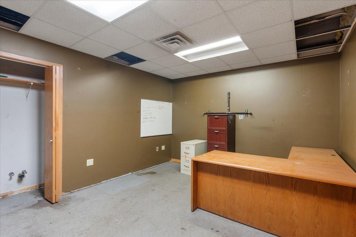 16-Office Space.jpg