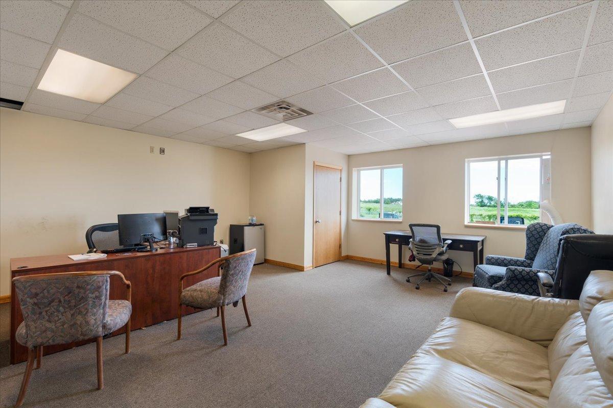 24-Office Space.jpg