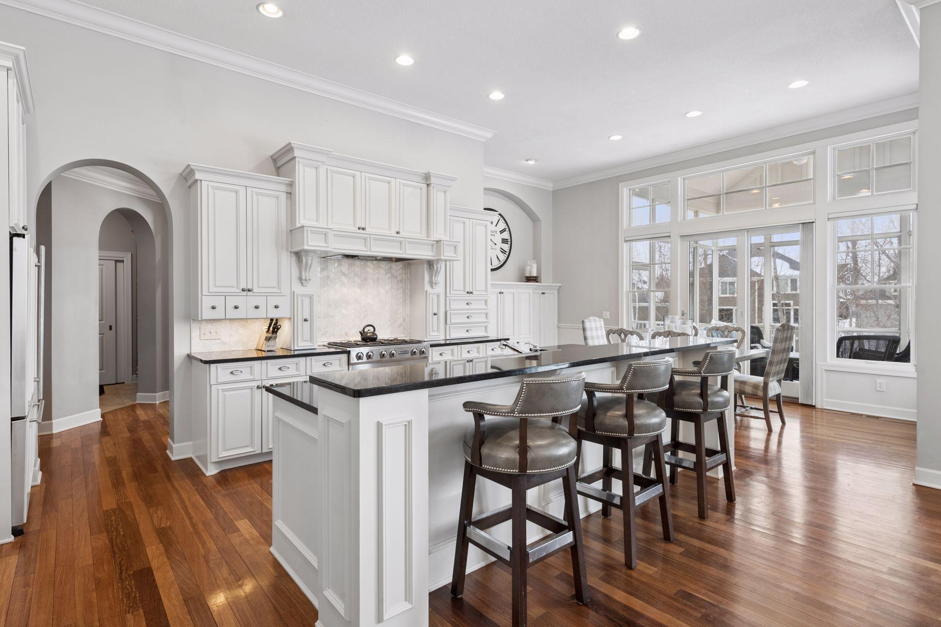 Enameled main floor finishes