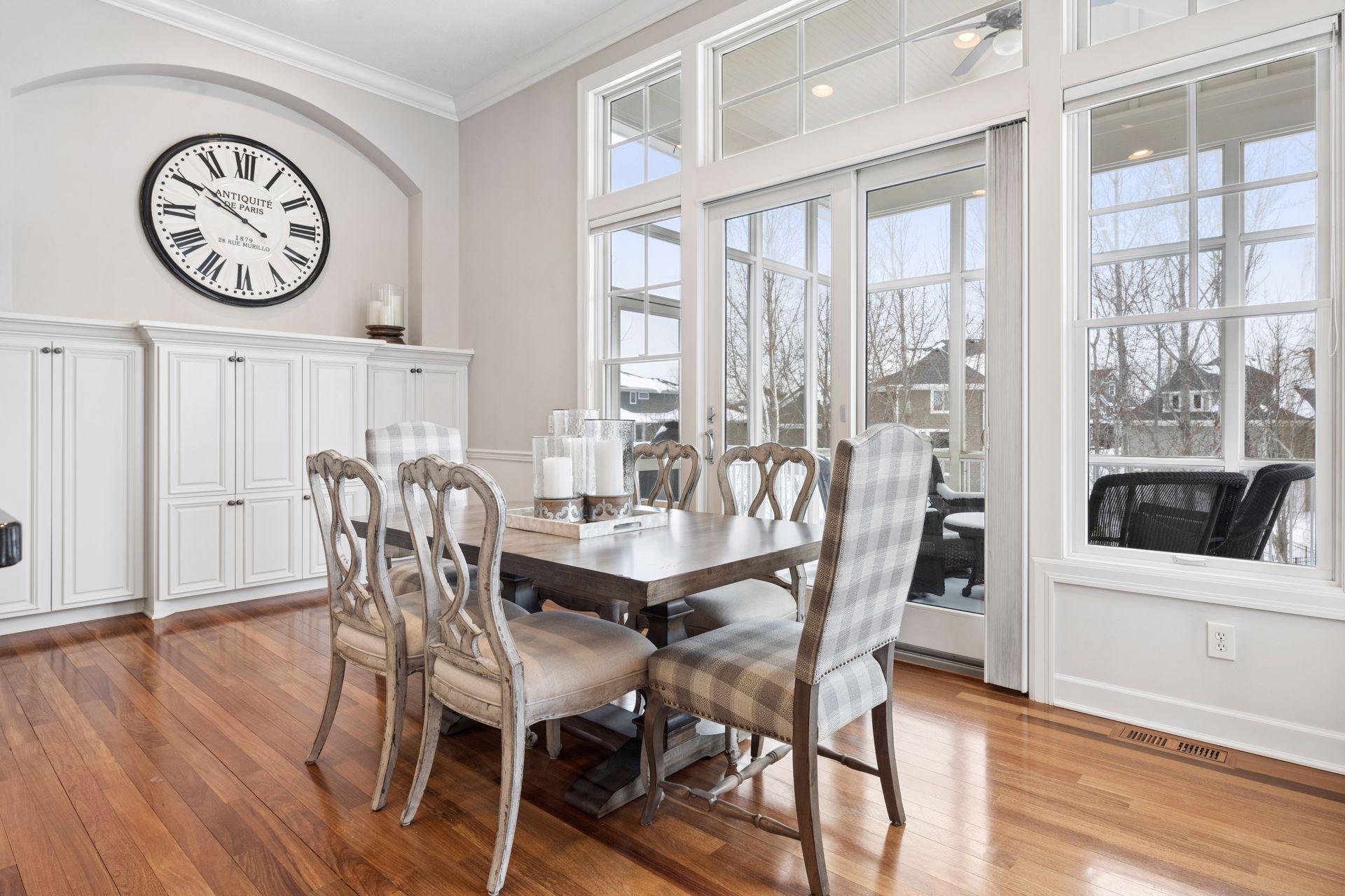 Informal dining with tons of storage