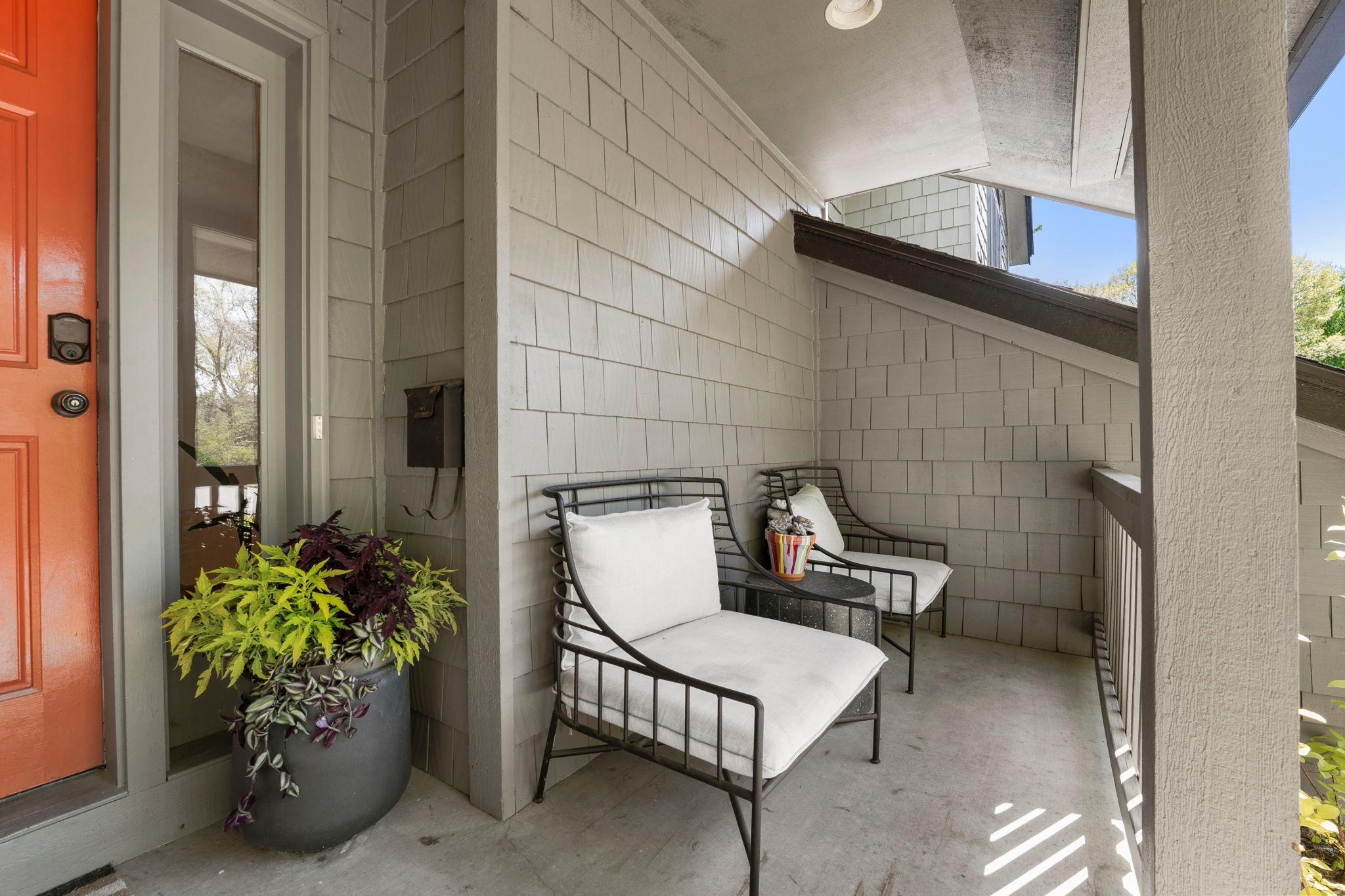 Cute Front Porch!
