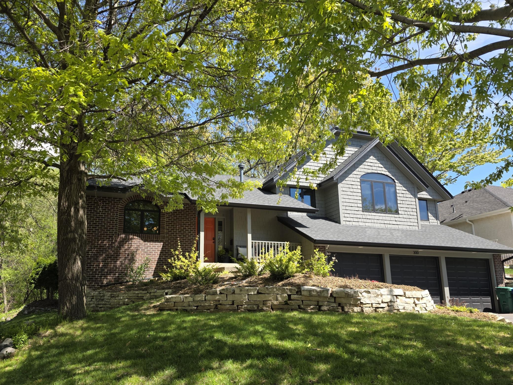 300 Dearborn Ct Edina! Welcome home!