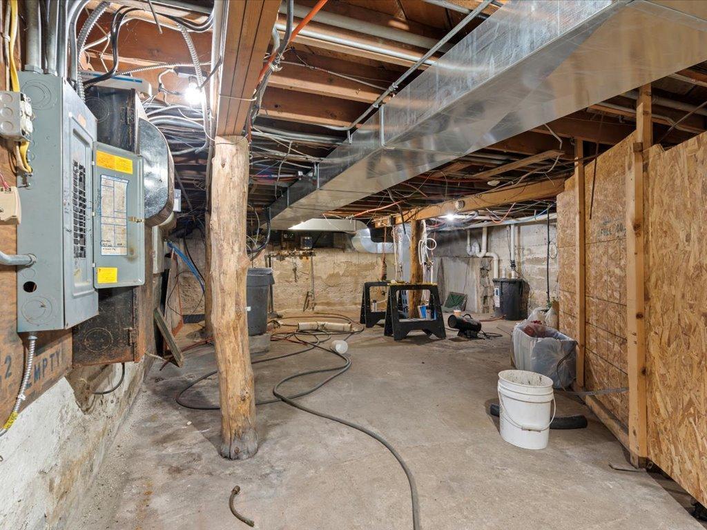 Basement1.jpg