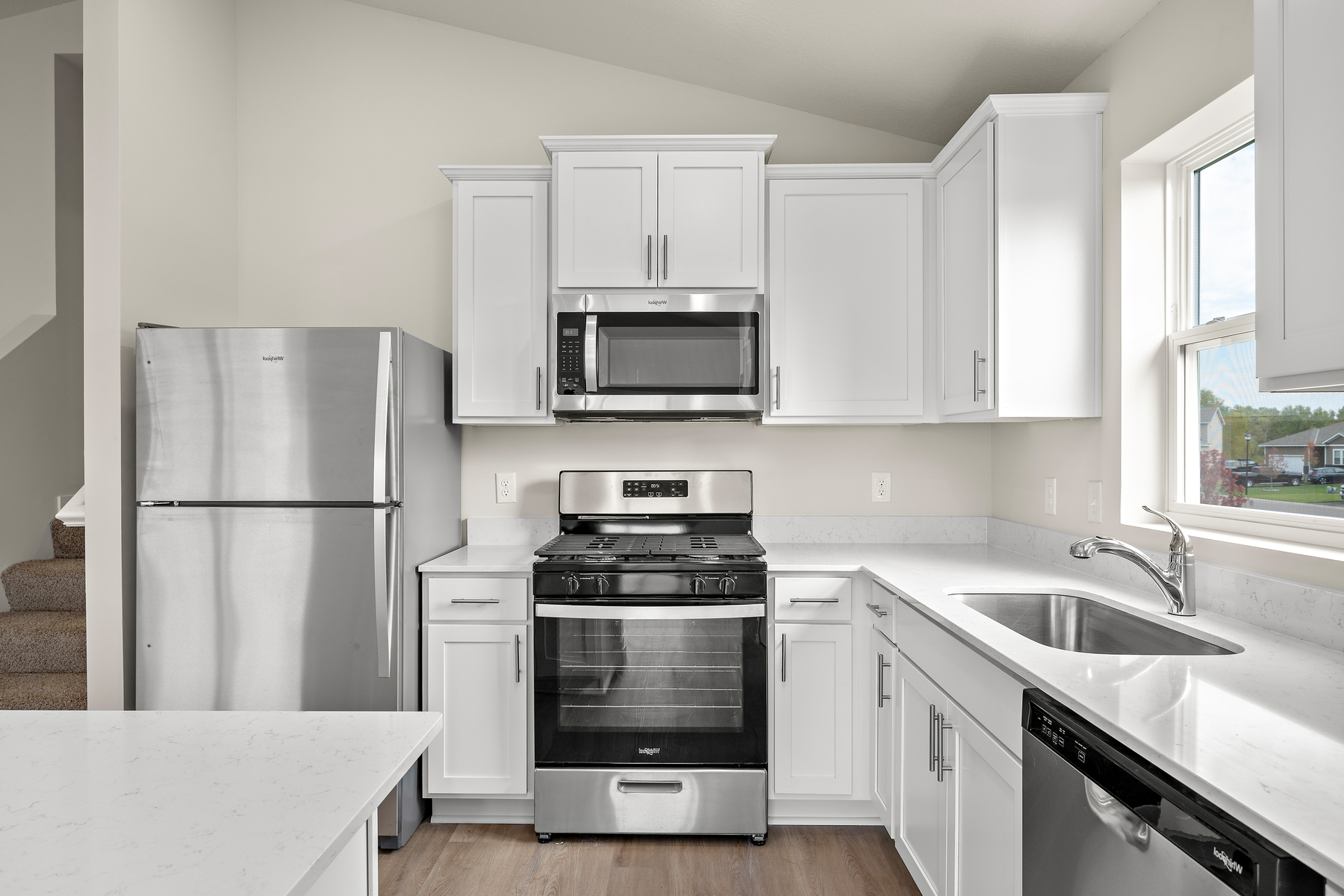 Locke Kitchen 3 R.png