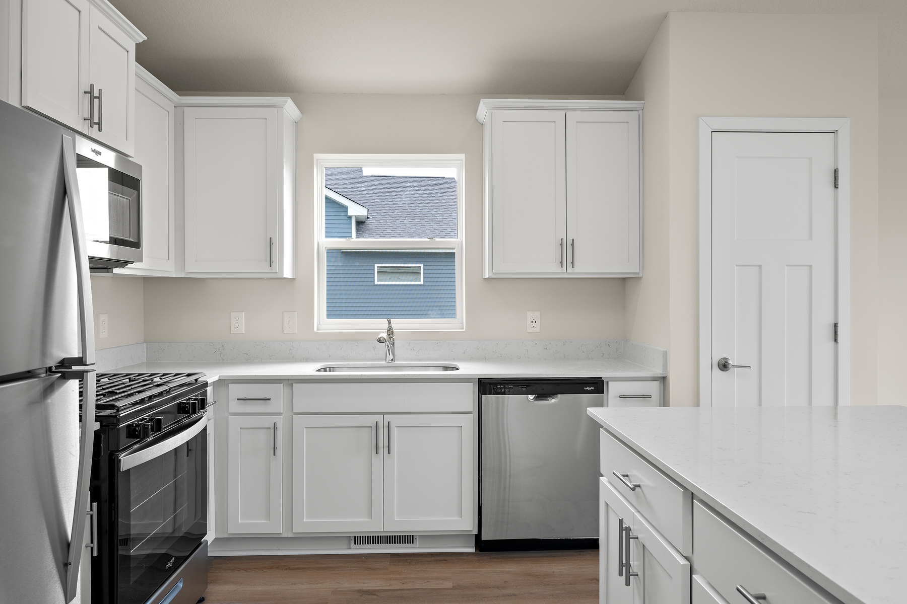 Locke Kitchen 2 R.png