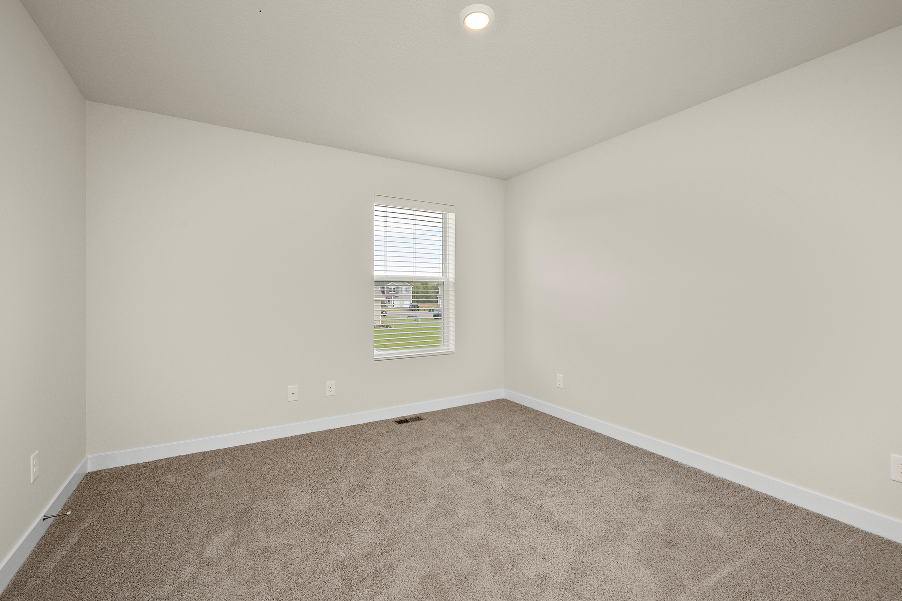 Locke Bedroom 3 R.png
