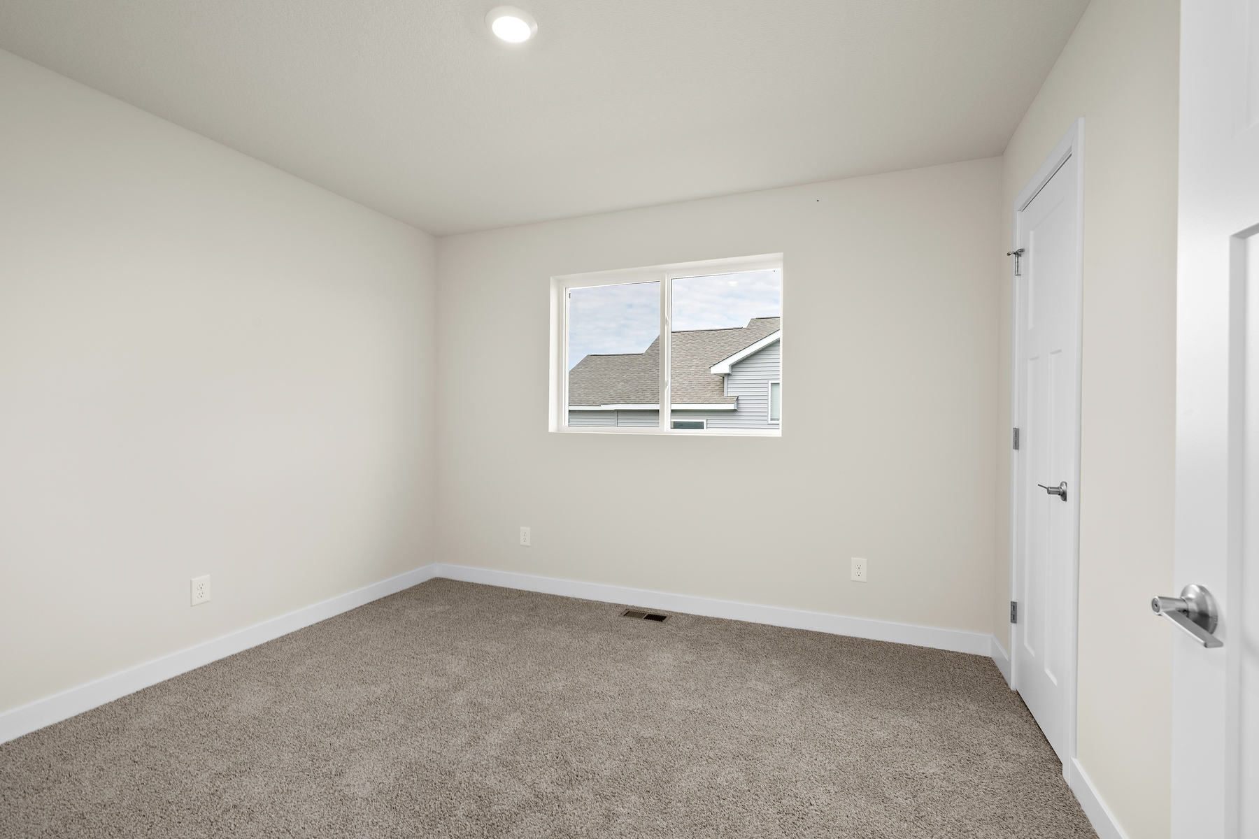 Locke Main Bedroom 1 R.png