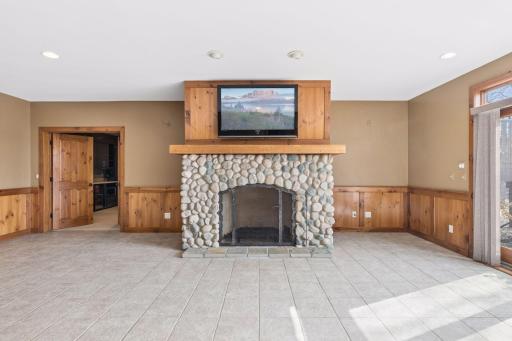 1595 River Shore Drive, Hastings, MN 55033