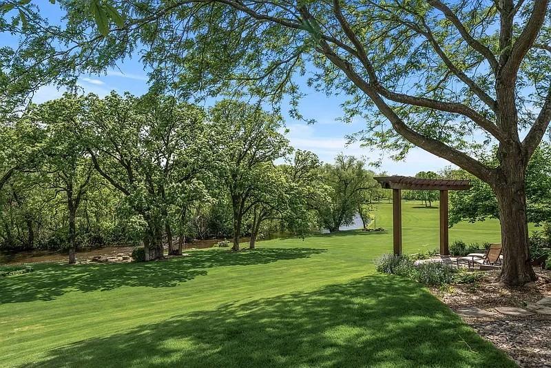 Lake Vermilion, 1.8 Acre property