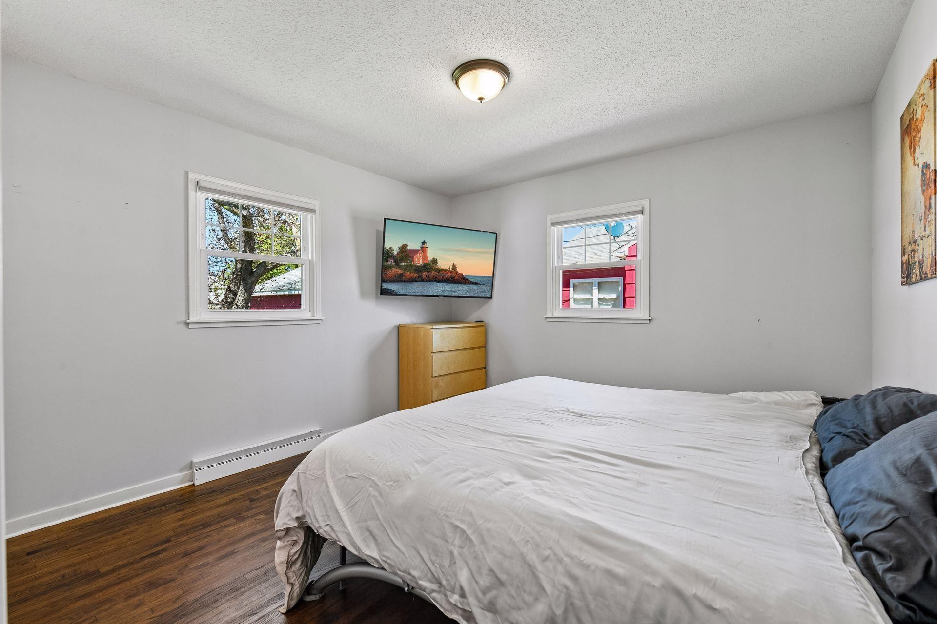 Main floor primary bedroom