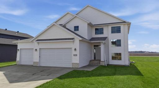 1572 75th Avenue S, Fargo, ND 58104
