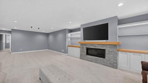 4933 Riley Lane SW, Rochester, MN 55902