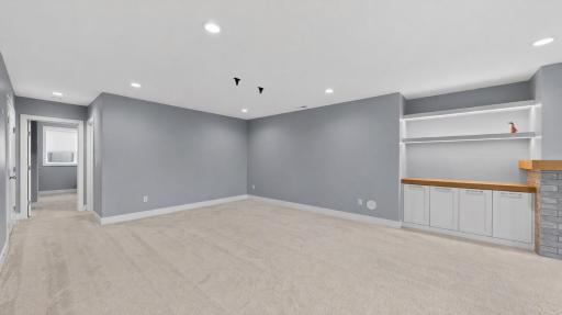 4933 Riley Lane SW, Rochester, MN 55902