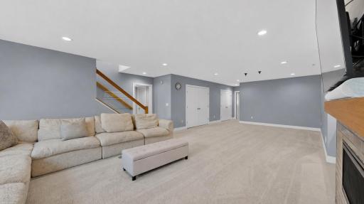 4933 Riley Lane SW, Rochester, MN 55902