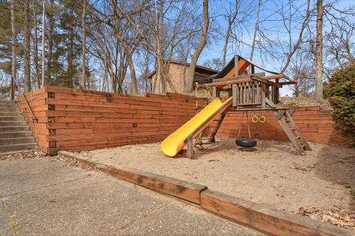 140 Birnamwood Drive, Burnsville, MN 55337