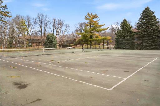 140 Birnamwood Drive, Burnsville, MN 55337