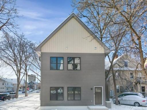 Walkscore : 78 Transit: 63
Biker's: 100 RENT UNIT 1 $3250. RENT UNIT 2 $3000 RENT UNIT 3 650-750 PER BED Biker's paradise 100