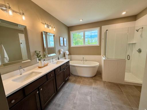 13728 Enfield Avenue, Hugo, MN 55038