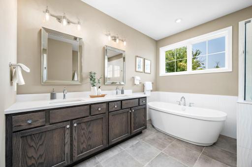 14-web-or-mls-13728-enfield-ave-n.jpg