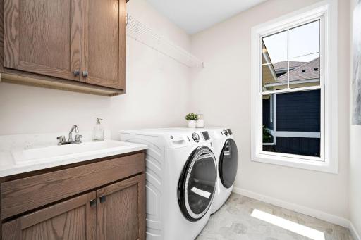 19-web-or-mls-13728-enfield-ave-n.jpg