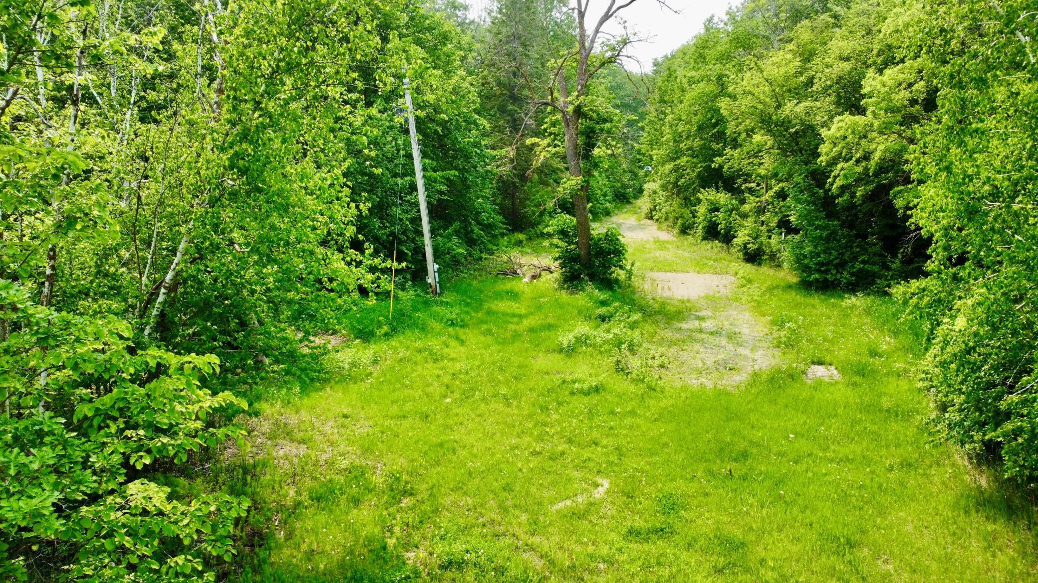 BUILDING SITE WITH ELECTRIC