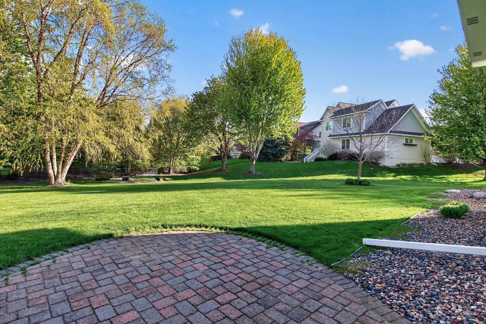 17_15837_Drawstone17_mls.jpg