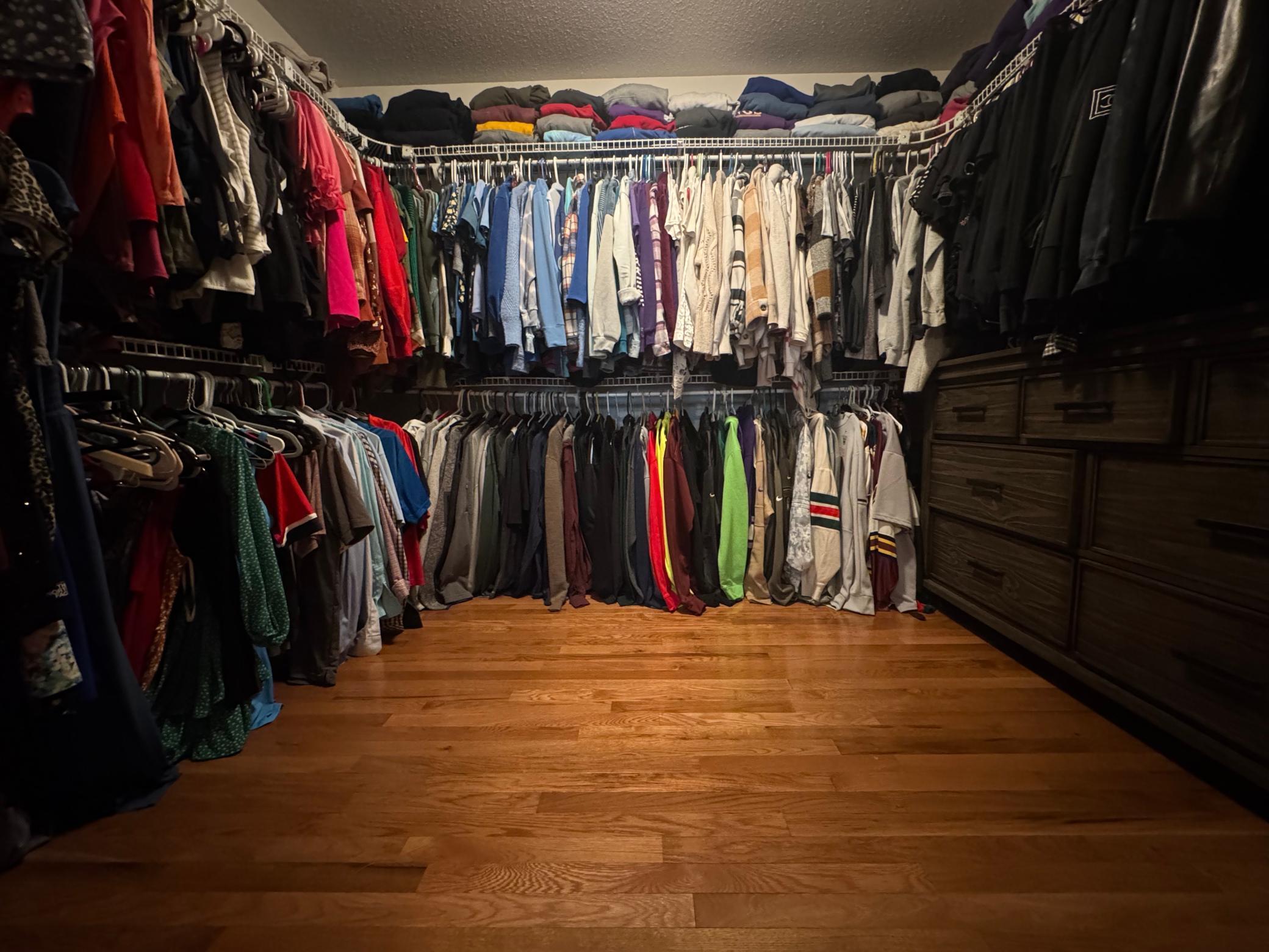 14-master_closet_jpeg.jpg