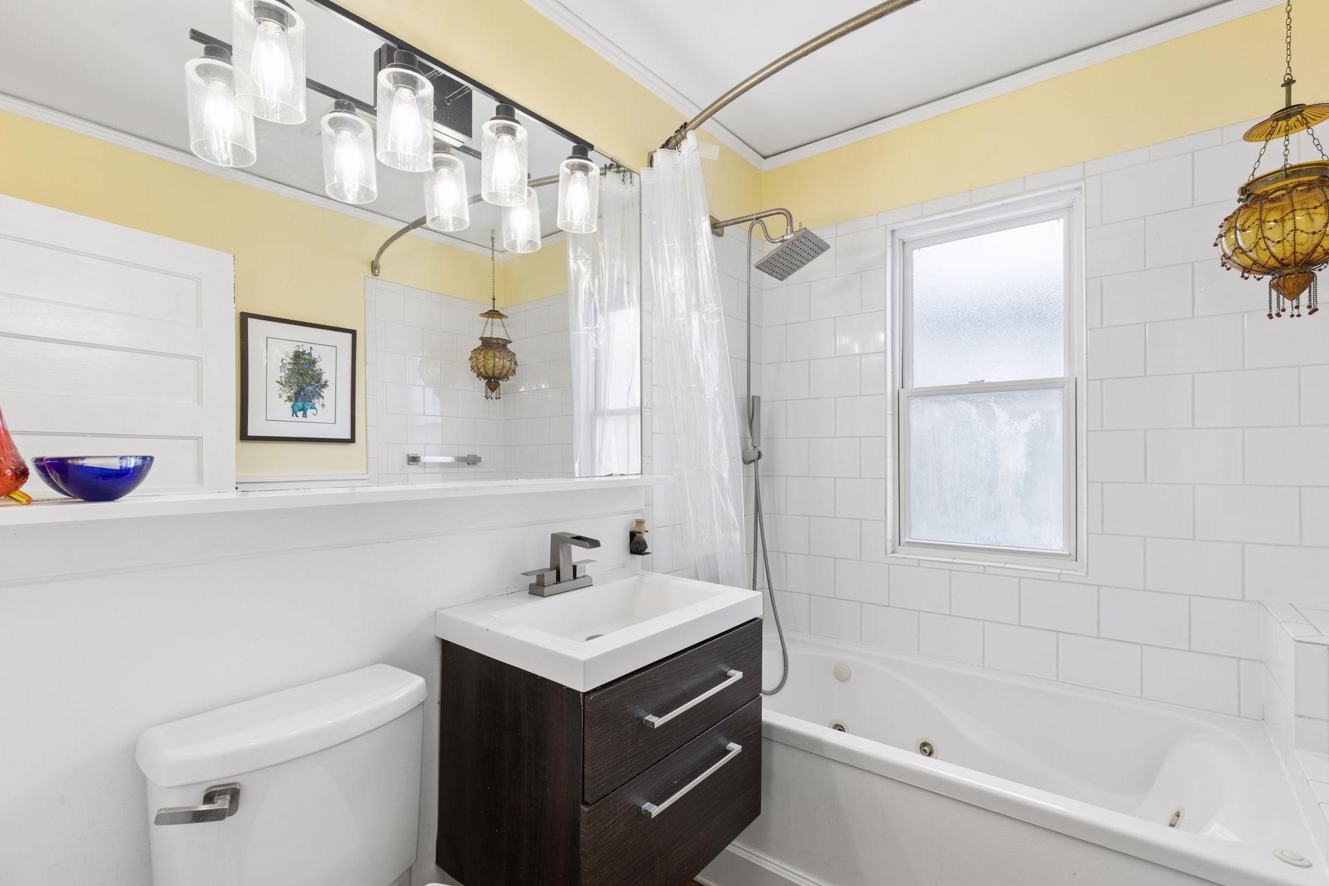 2nd Floor Full Bath