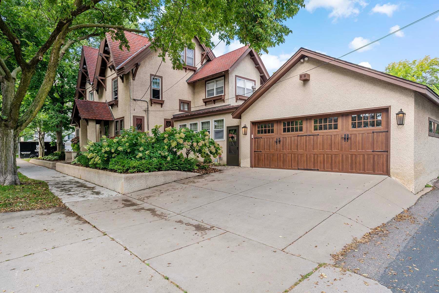 Attached 2 car garage!