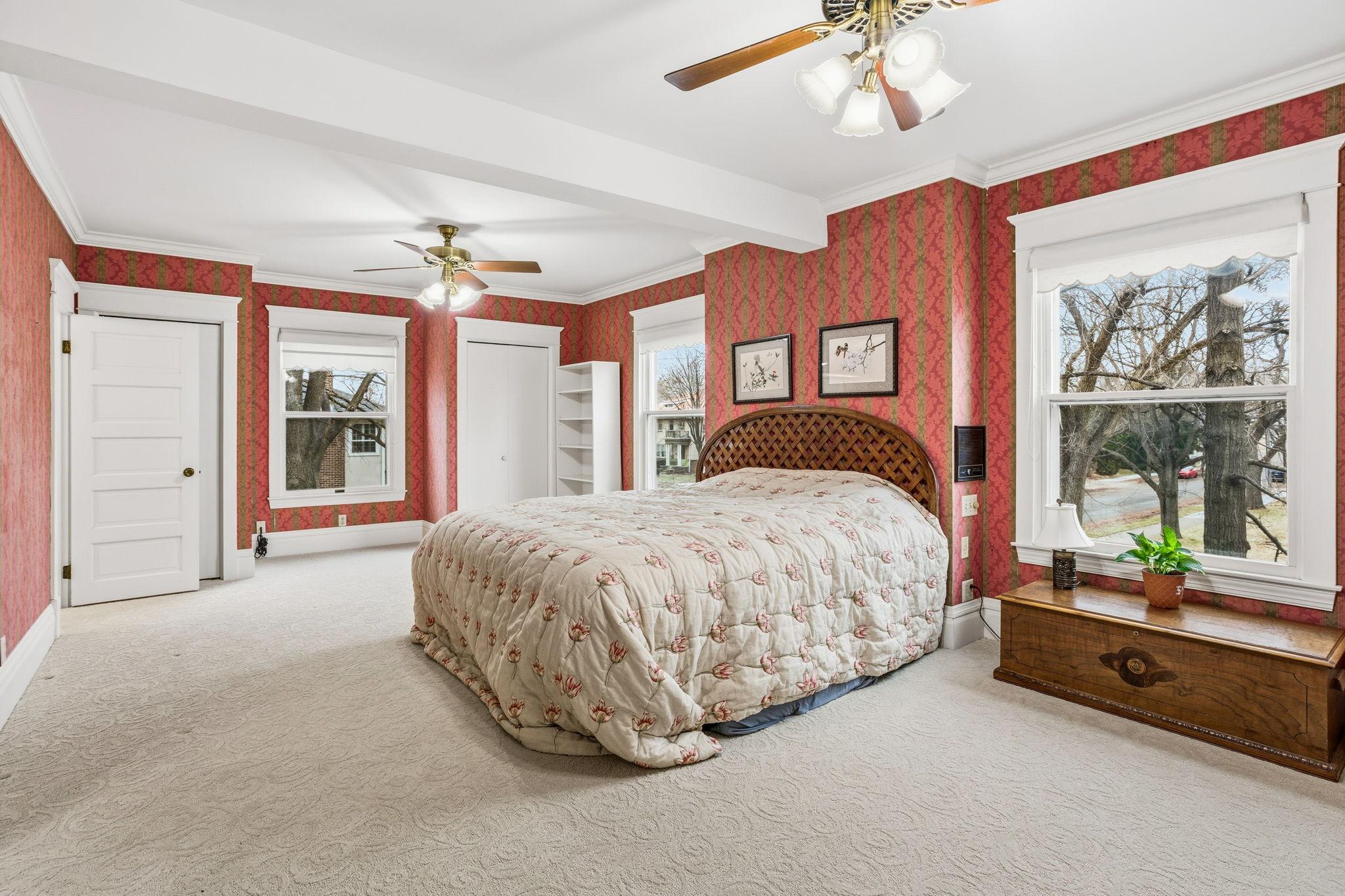 Extra large primary suite