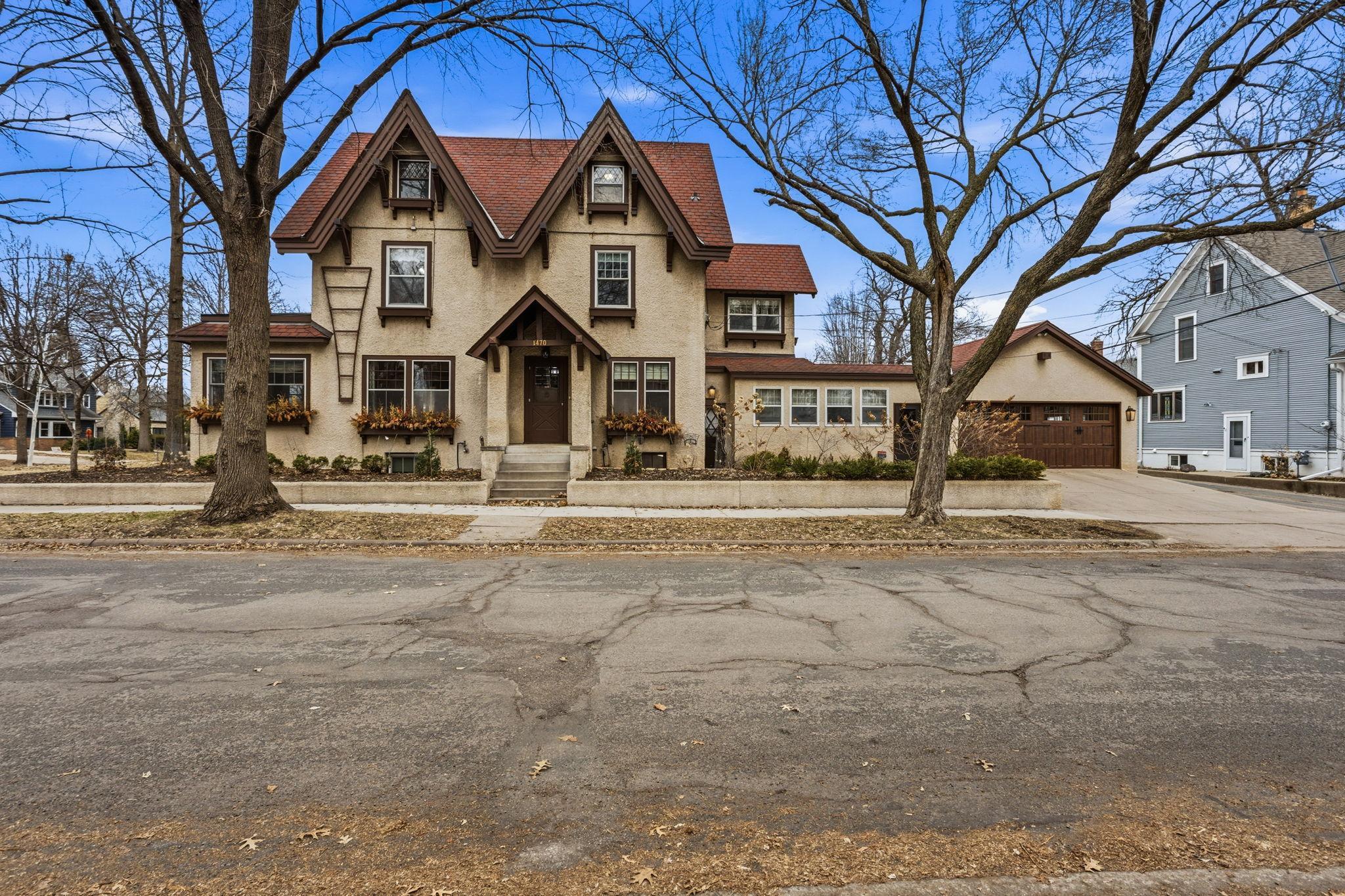 Welcome to 1470 W 35th St.