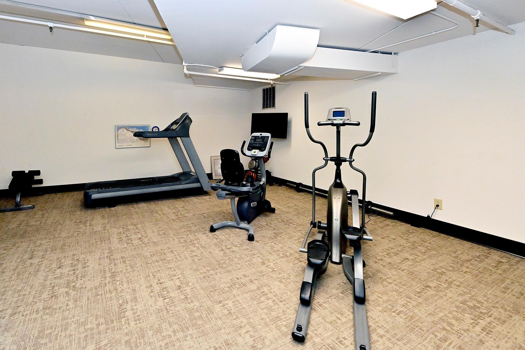 1700 Lexington Ave 8 MLS.jpg