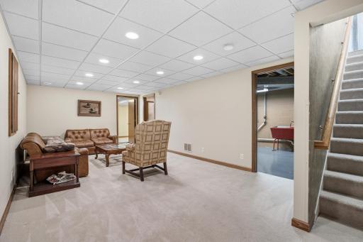 6929 Glenwood Avenue, Golden Valley, MN 55427